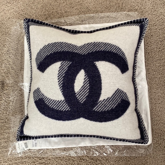 Chanel cashmere/ wool CC DOUBLE FACE INTERIOR PILLOW - Picture 1 of 9